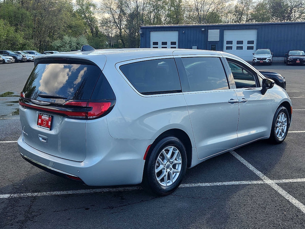 Used 2024 Chrysler Pacifica Touring L Van Passenger Van