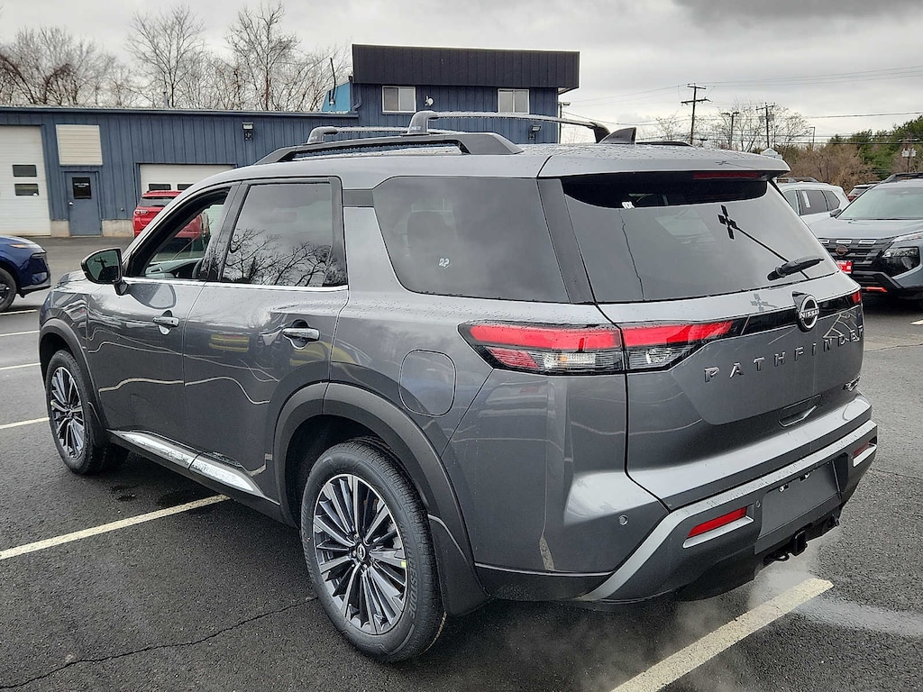 New 2026 Nissan Pathfinder Platinum SUV