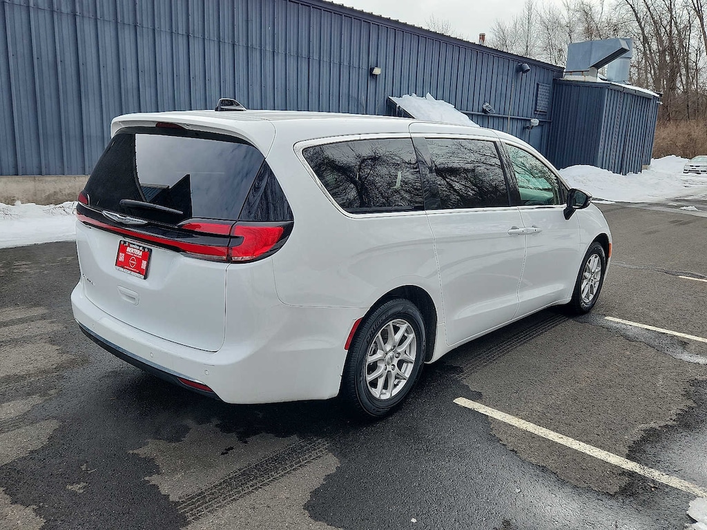 Used 2024 Chrysler Pacifica Touring L Van Passenger Van