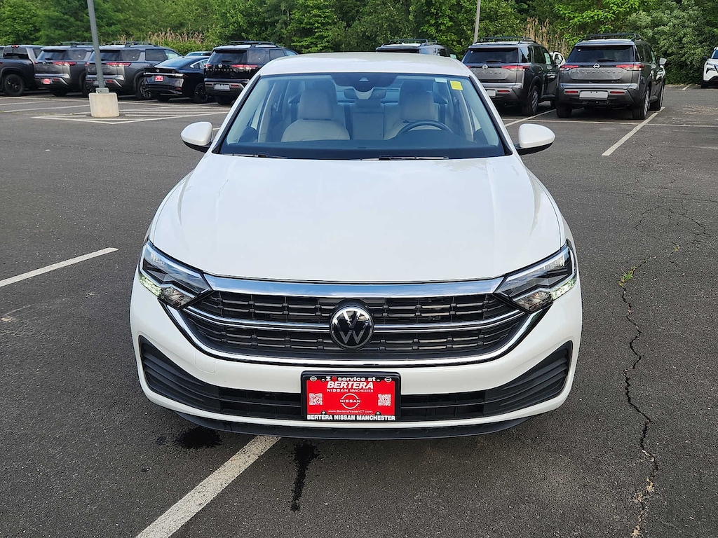 Used 2024 Volkswagen Jetta 1.5T SE Sedan