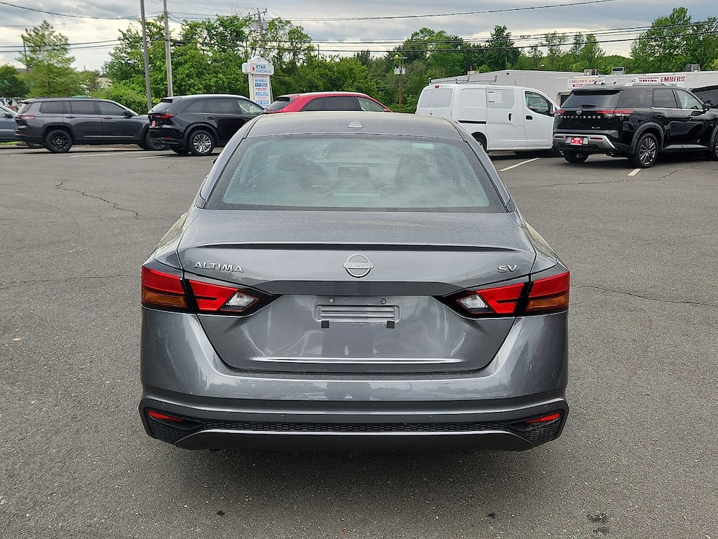 Used 2024 Nissan Altima 2.5 SV Sedan