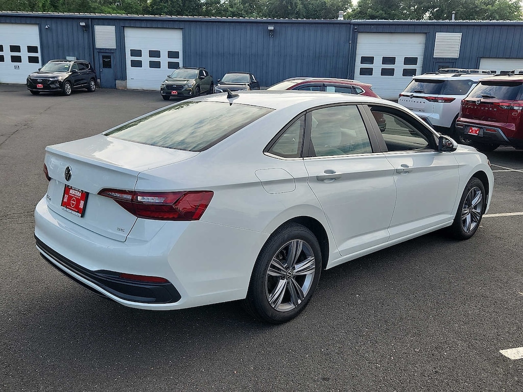 Used 2024 Volkswagen Jetta 1.5T SE Sedan