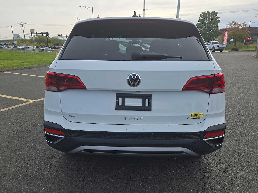 Used 2024 Volkswagen Taos SE 4MOTION
