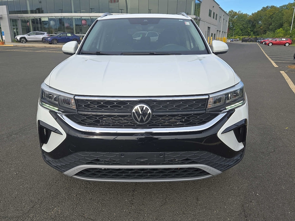 Used 2024 Volkswagen Taos SE 4MOTION