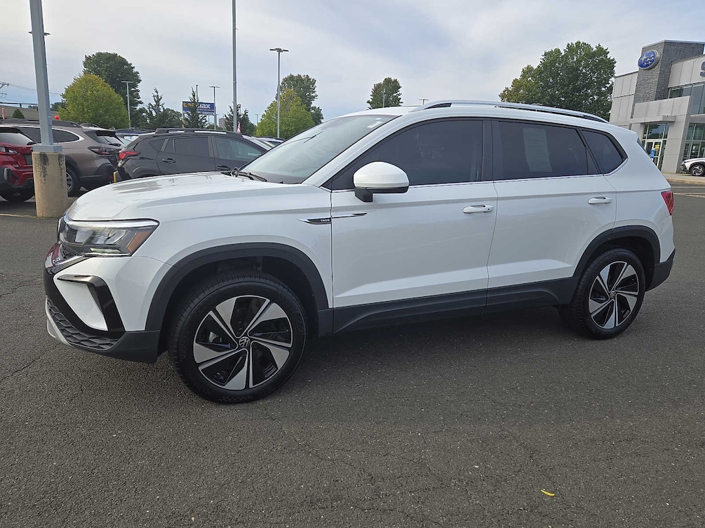 Used 2024 Volkswagen Taos SE 4MOTION