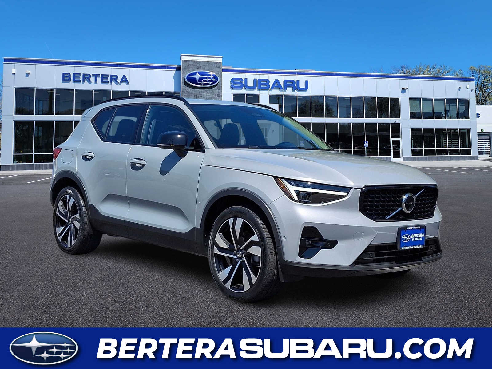 2024 Volvo XC40