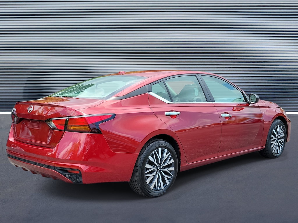 Used 2025 Nissan Altima SV SV FWD