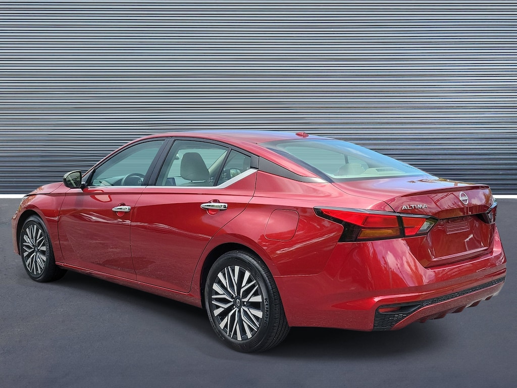 Used 2025 Nissan Altima SV SV FWD