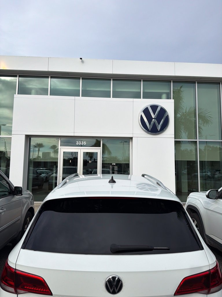Used 2023 Volkswagen Taos SE SE FWD
