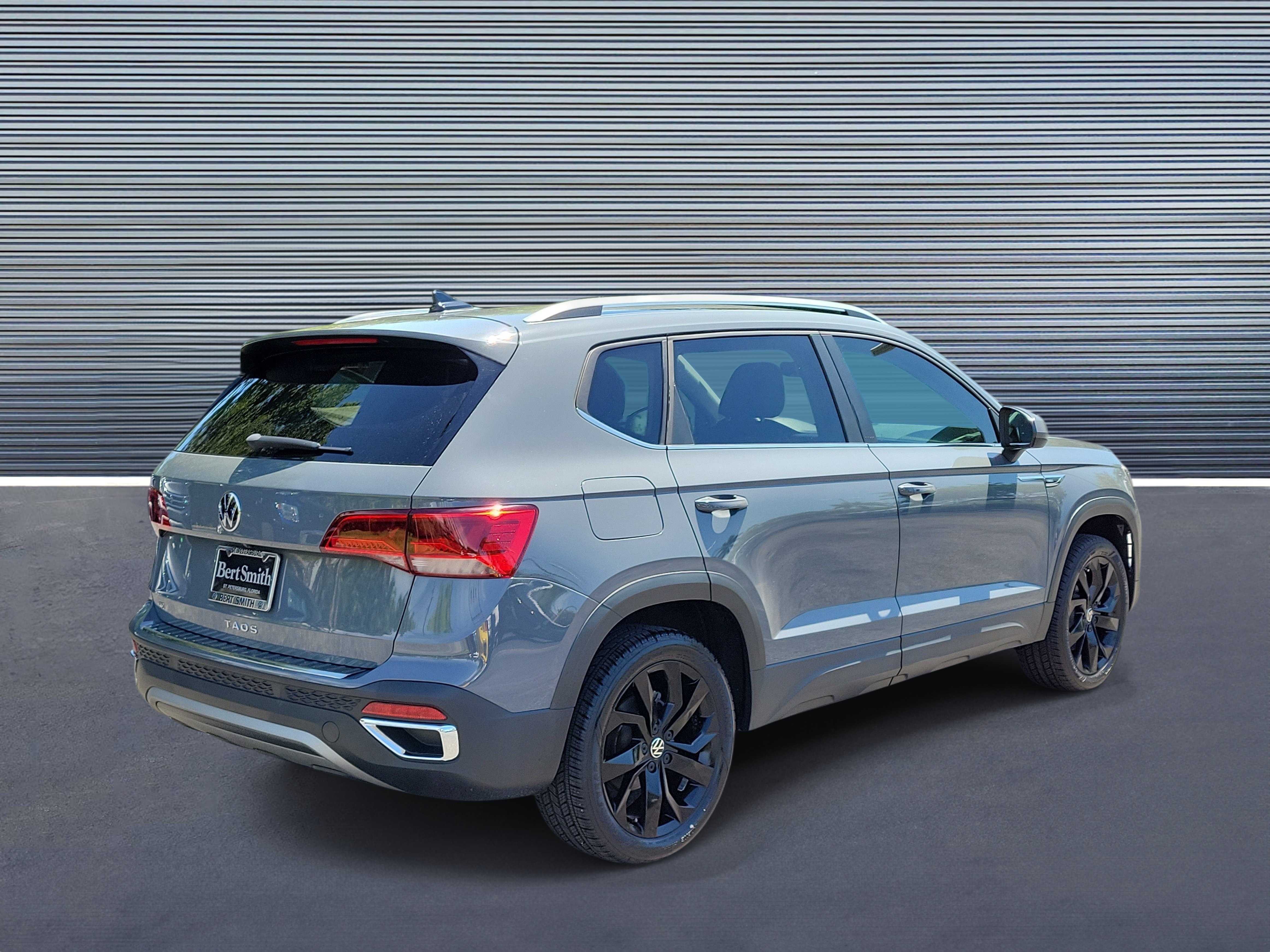 Used 2023 Volkswagen Taos SE SE FWD