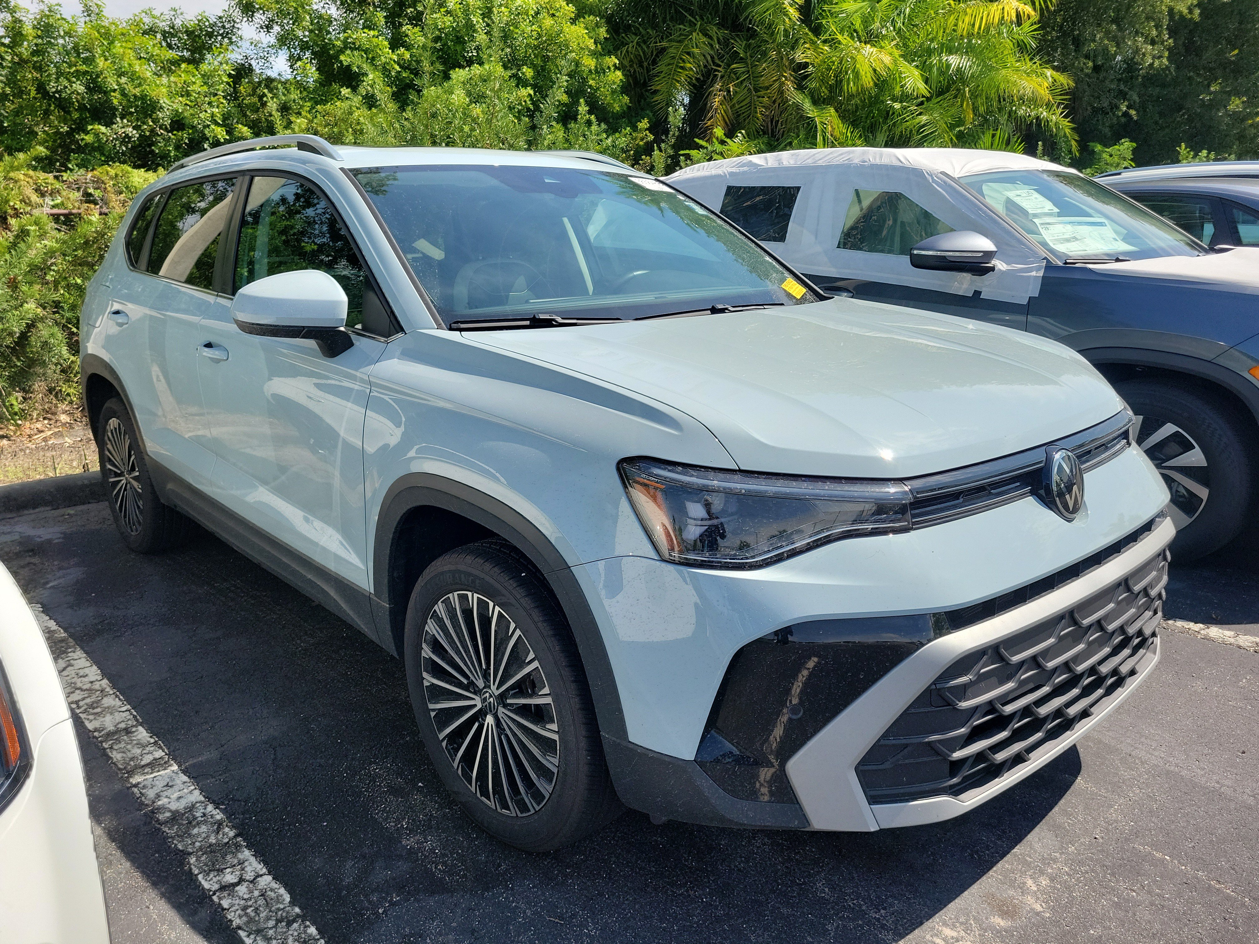 Used 2025 Volkswagen Taos SE SE FWD