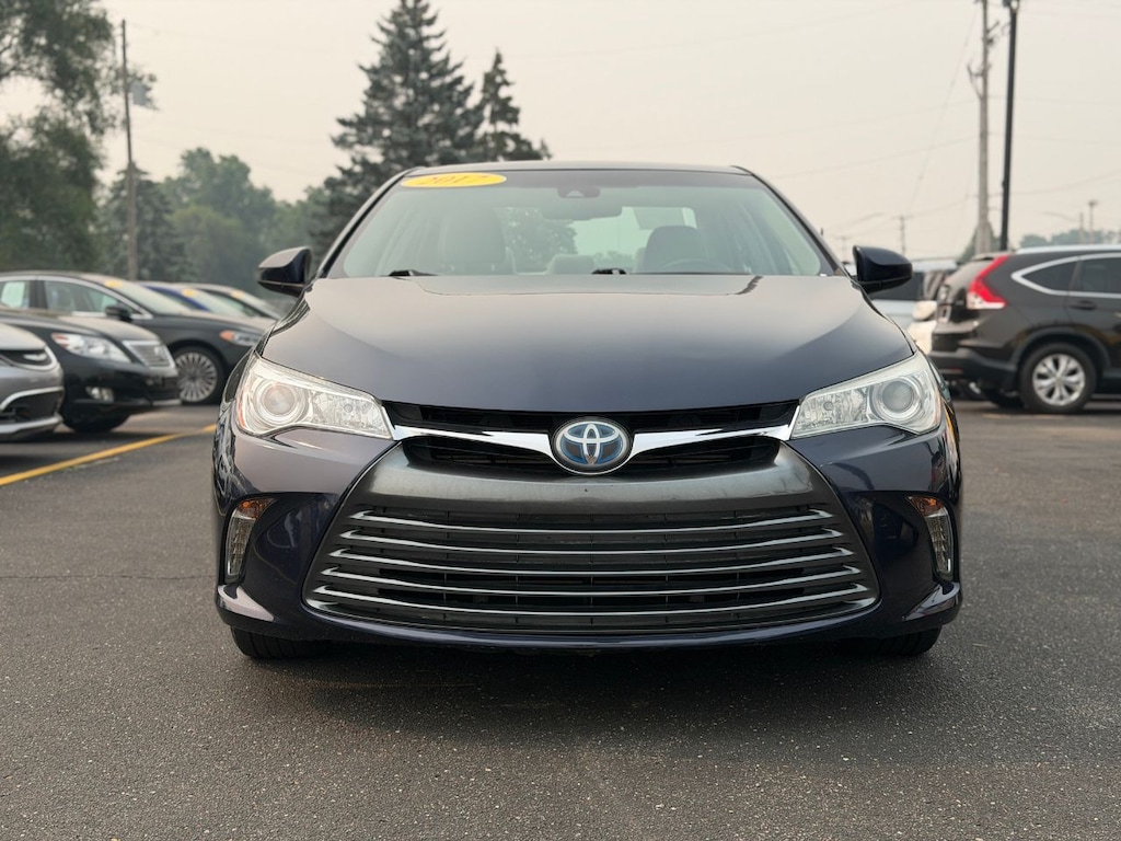 Used 2017 Toyota Camry Hybrid Sedan