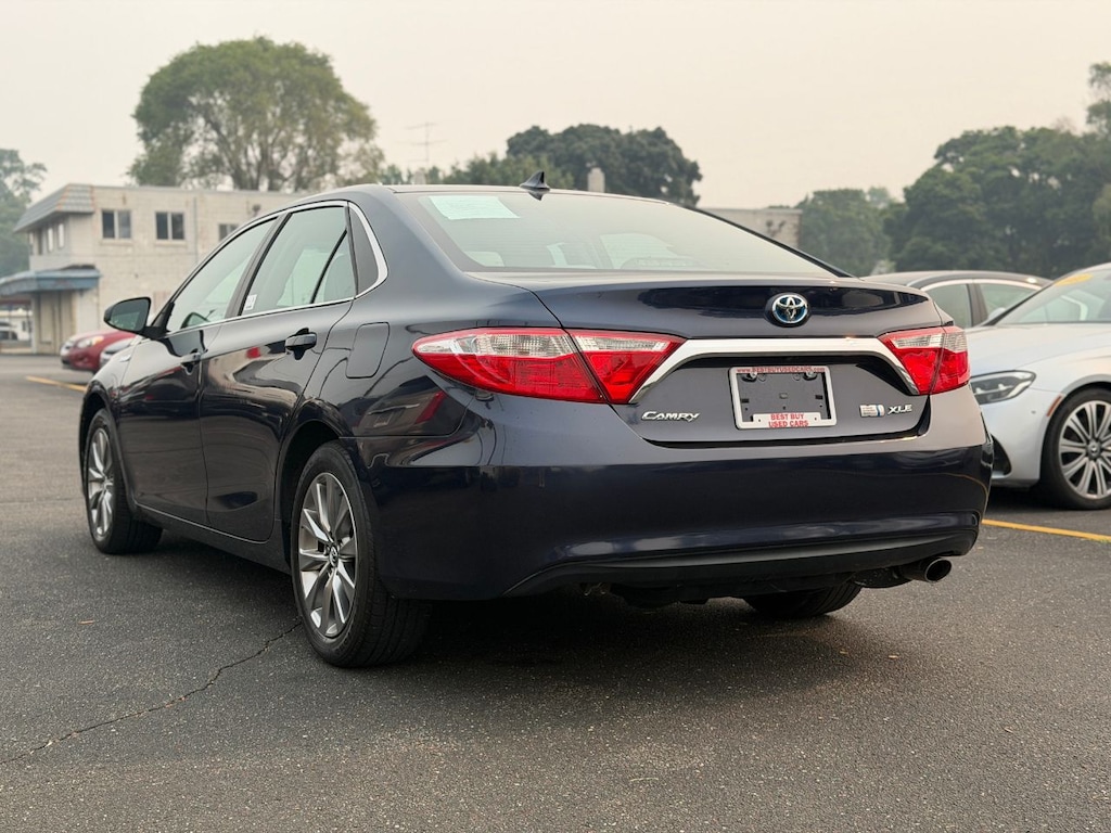 Used 2017 Toyota Camry Hybrid Sedan
