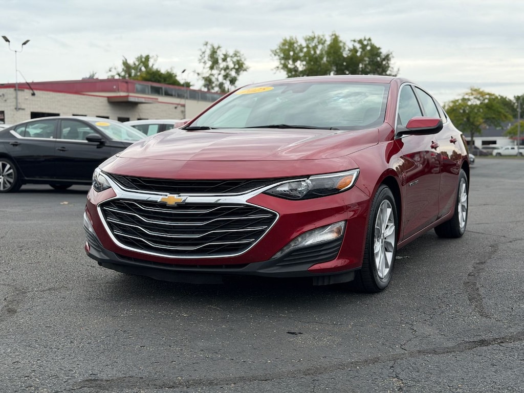 Used 2025 Chevrolet Malibu 1LT Sedan