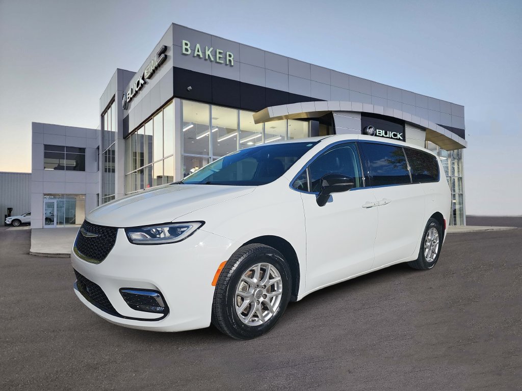 Used 2024 Chrysler Pacifica Touring L