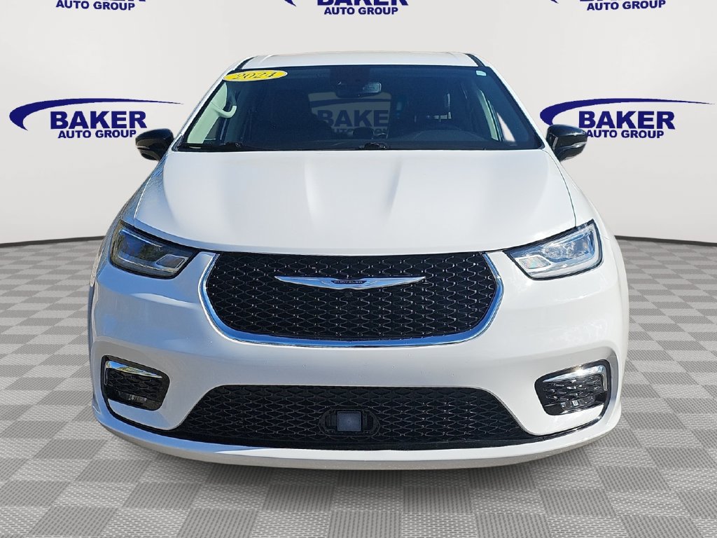 Used 2024 Chrysler Pacifica Touring L