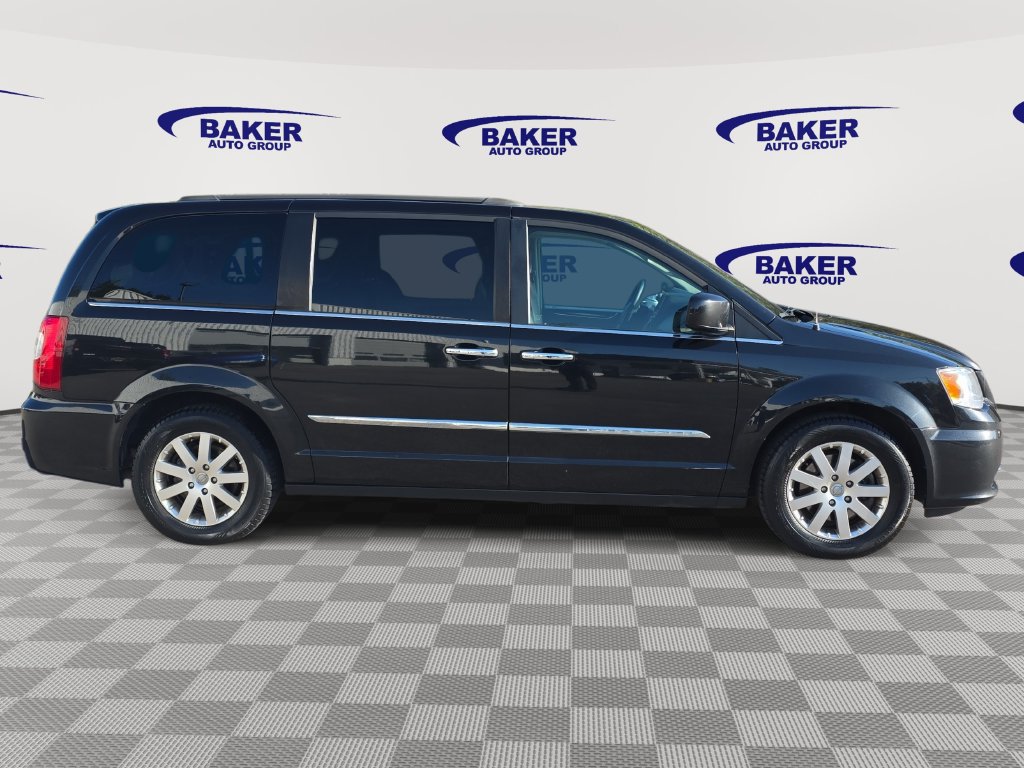 Used 2016 Chrysler Town & Country Touring Van LWB Passenger Van