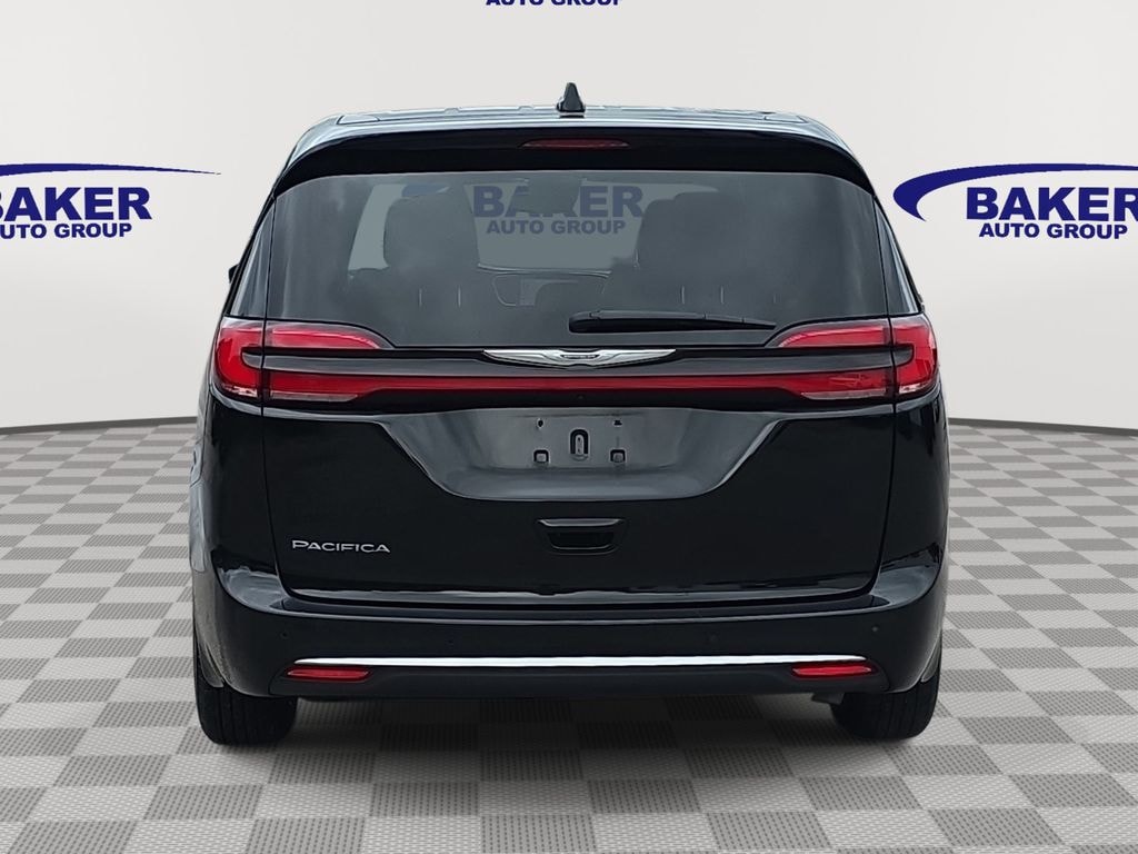 Used 2025 Chrysler Pacifica Select Minivan/Van