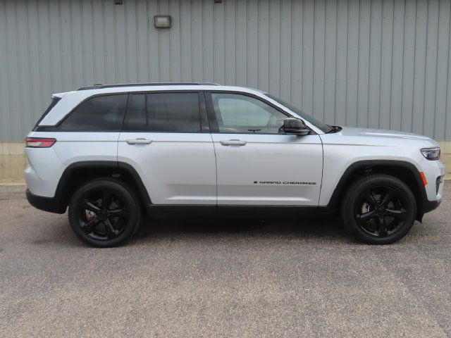 Used 2023 Jeep Grand Cherokee Altitude X SUV