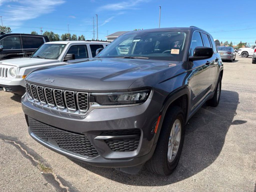 Used 2023 Jeep Grand Cherokee Laredo SUV