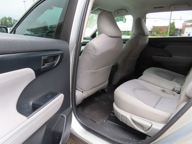2021 Toyota Highlander L - Photo 20