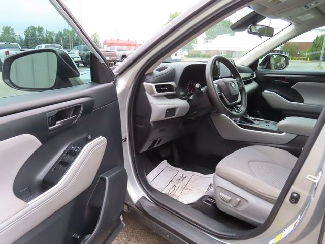 2021 Toyota Highlander L - Photo 17