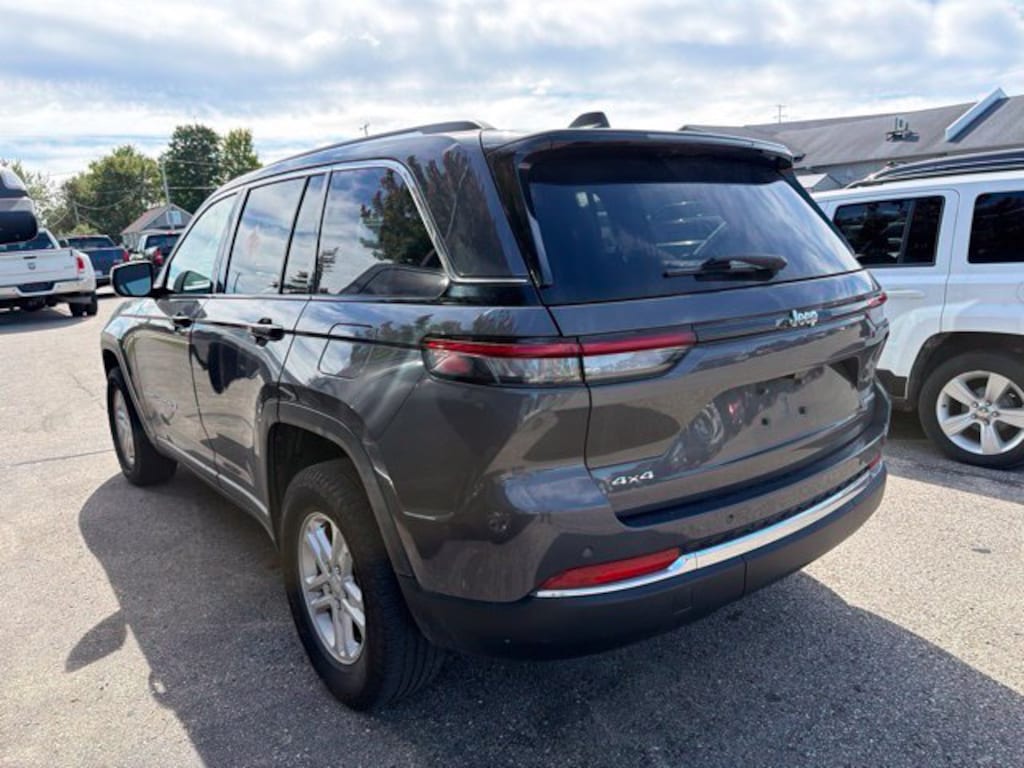 Used 2023 Jeep Grand Cherokee Laredo SUV