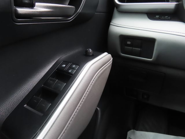 2021 Toyota Highlander L - Photo 32