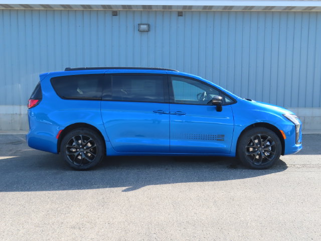 New 2027 Chrysler Pacifica SELECT AWD Passenger Van