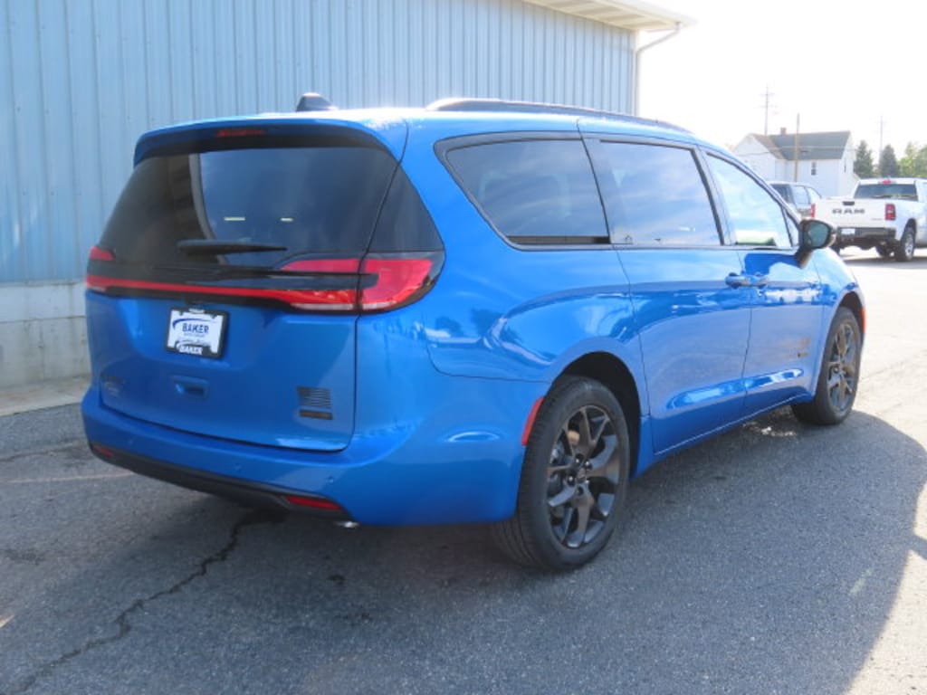 New 2027 Chrysler Pacifica SELECT AWD Passenger Van