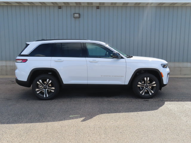 New 2027 Jeep Grand Cherokee LIMITED 4X4 Sport Utility