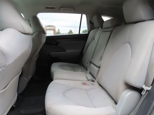 2021 Toyota Highlander L - Photo 22