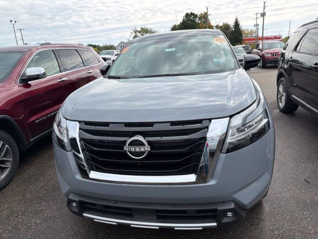 Used 2022 Nissan Pathfinder Platinum SUV