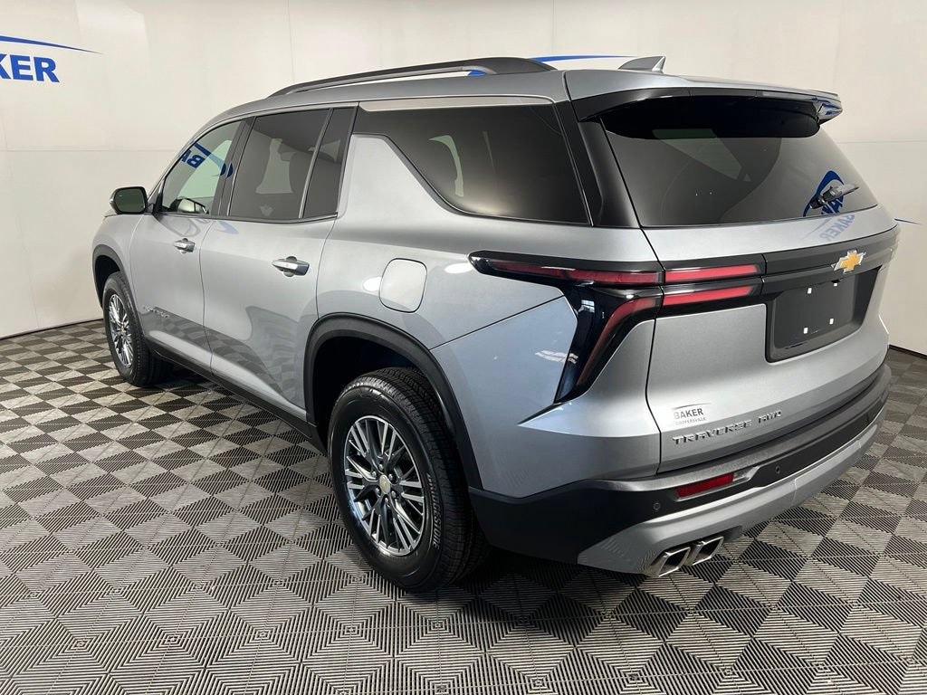 Used 2024 Chevrolet Traverse LT SUV