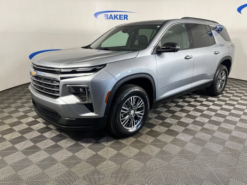 Used 2024 Chevrolet Traverse LT SUV