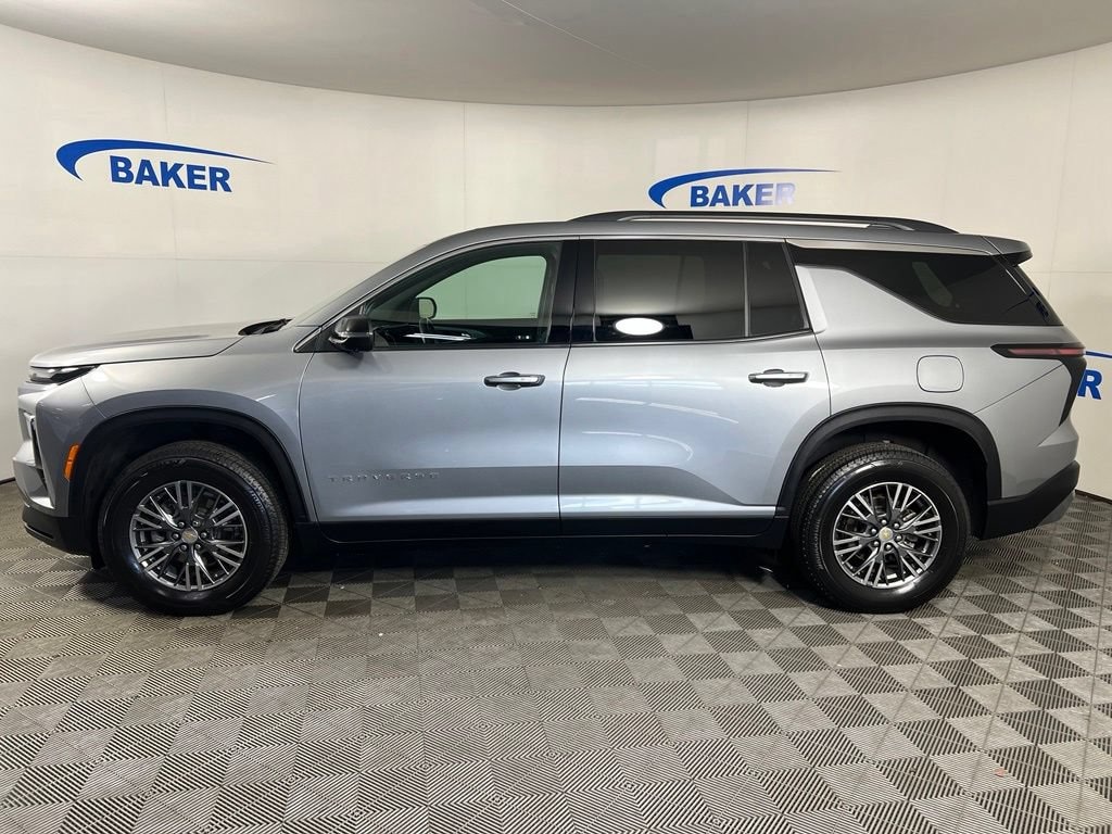Used 2024 Chevrolet Traverse LT SUV