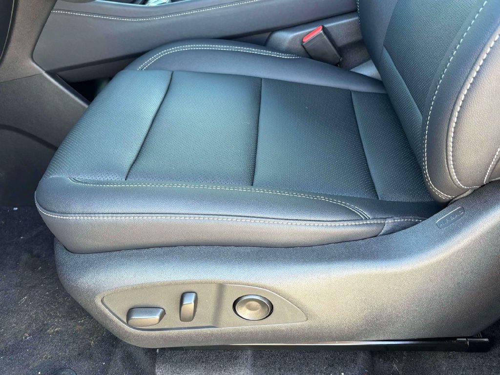 New 2027 Chevrolet Traverse LT SUV