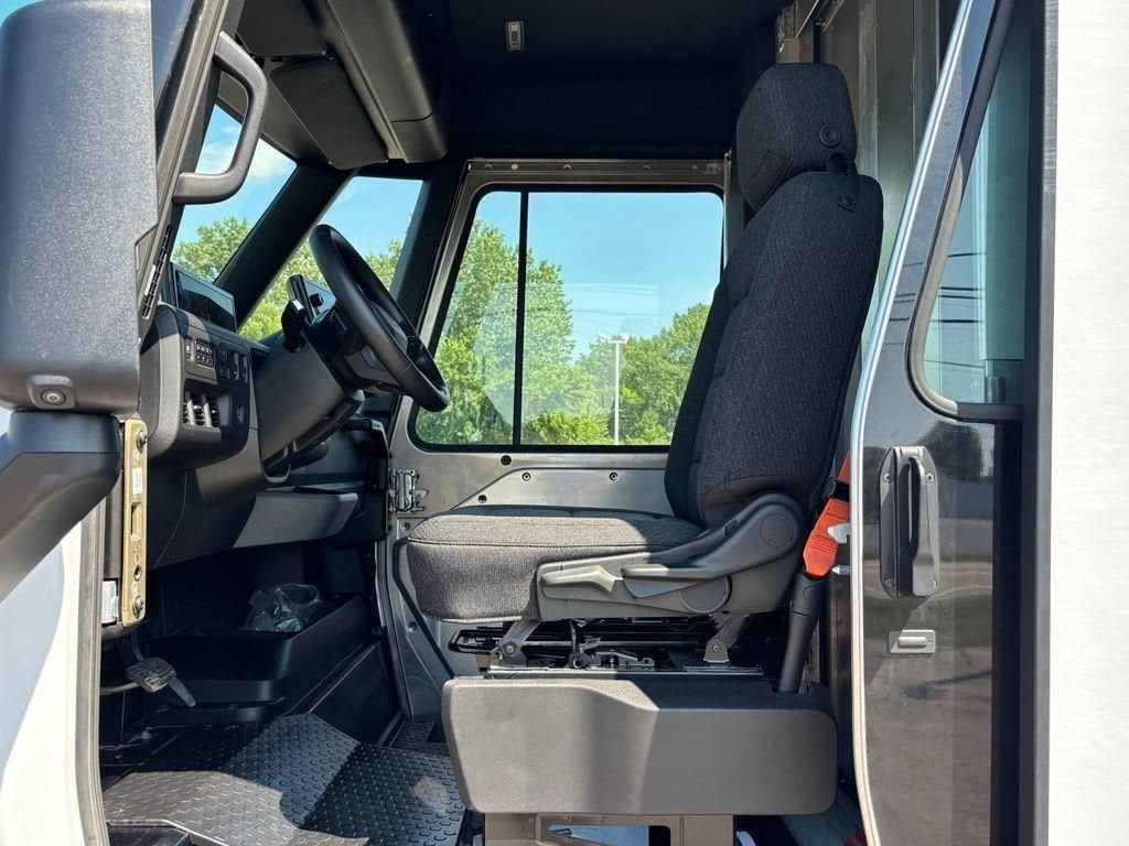 Used 2024 Brightdrop Zevo 600 EJY Van