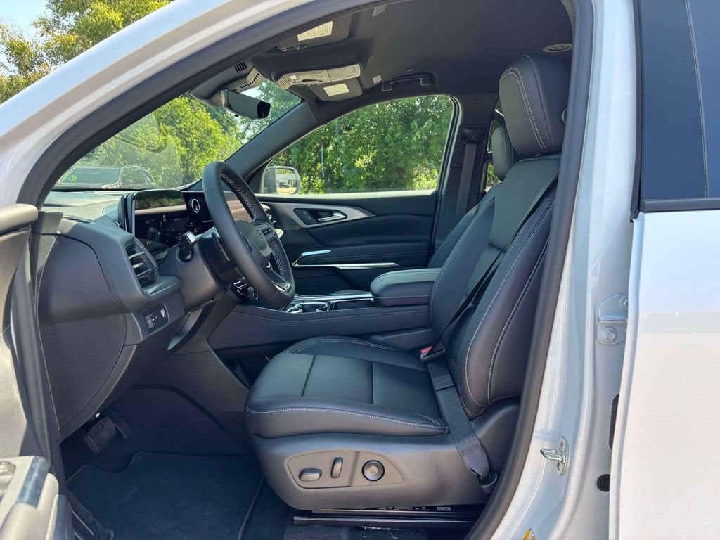 New 2027 Chevrolet Traverse LT SUV