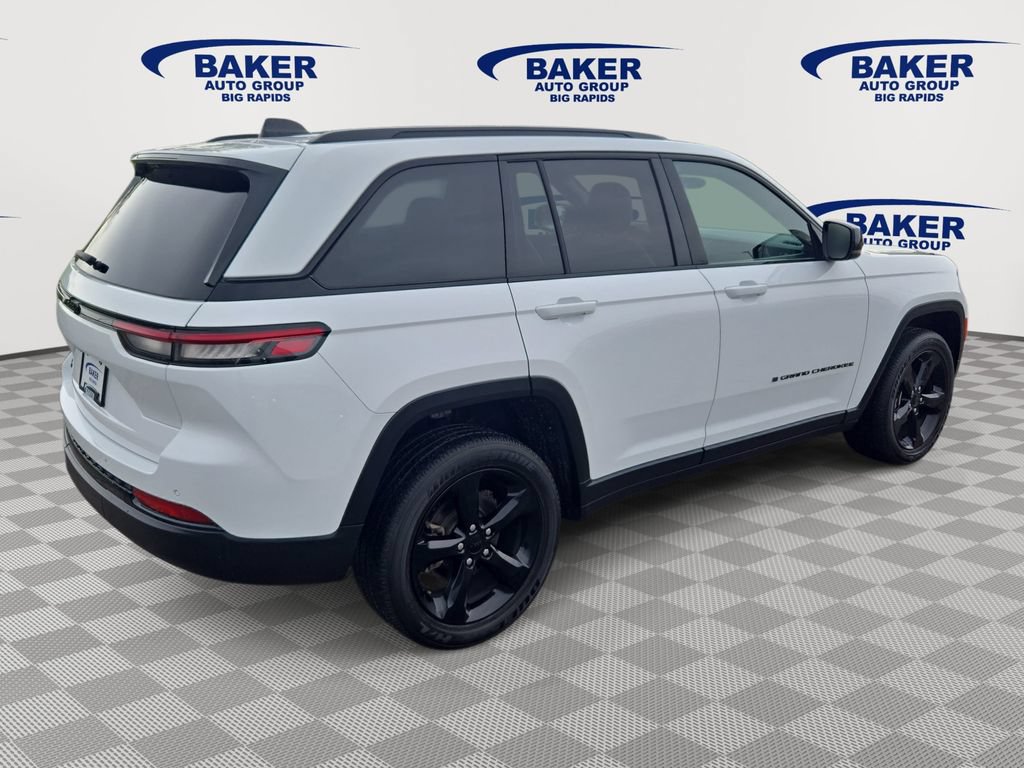 2023 Jeep Grand Cherokee Altitude - Photo 3