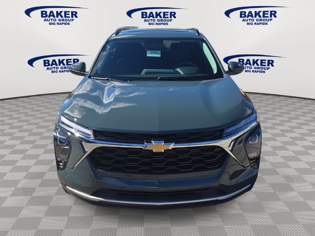 2026 Chevrolet Trax LT - Photo 8