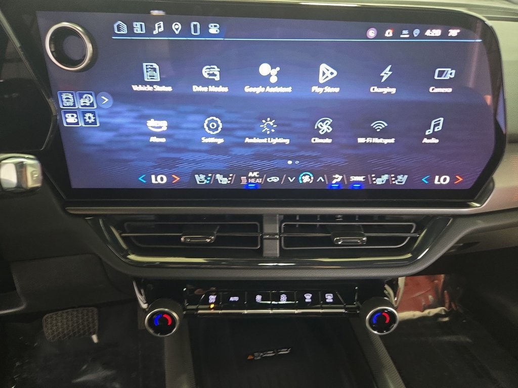 2025 Chevrolet Equinox EV RS - Photo 23