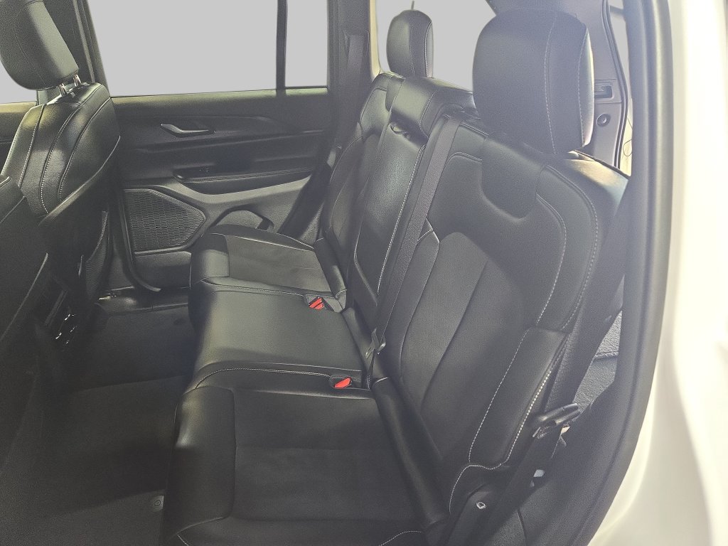 2023 Jeep Grand Cherokee Altitude - Photo 14