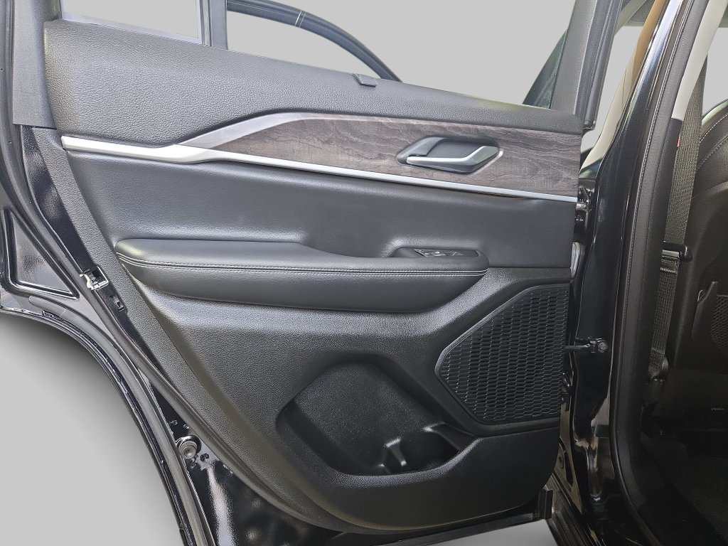 2023 Jeep Grand Cherokee Limited - Photo 17