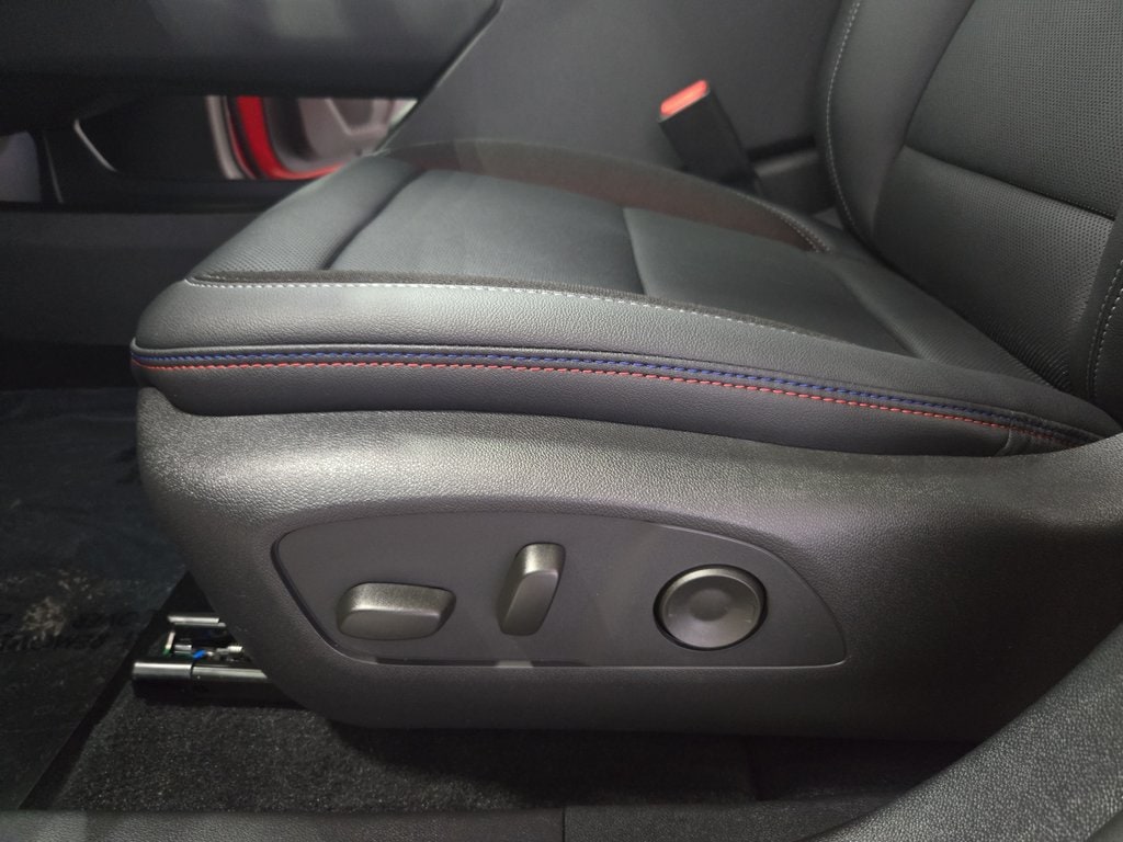 2025 Chevrolet Equinox EV RS - Photo 30