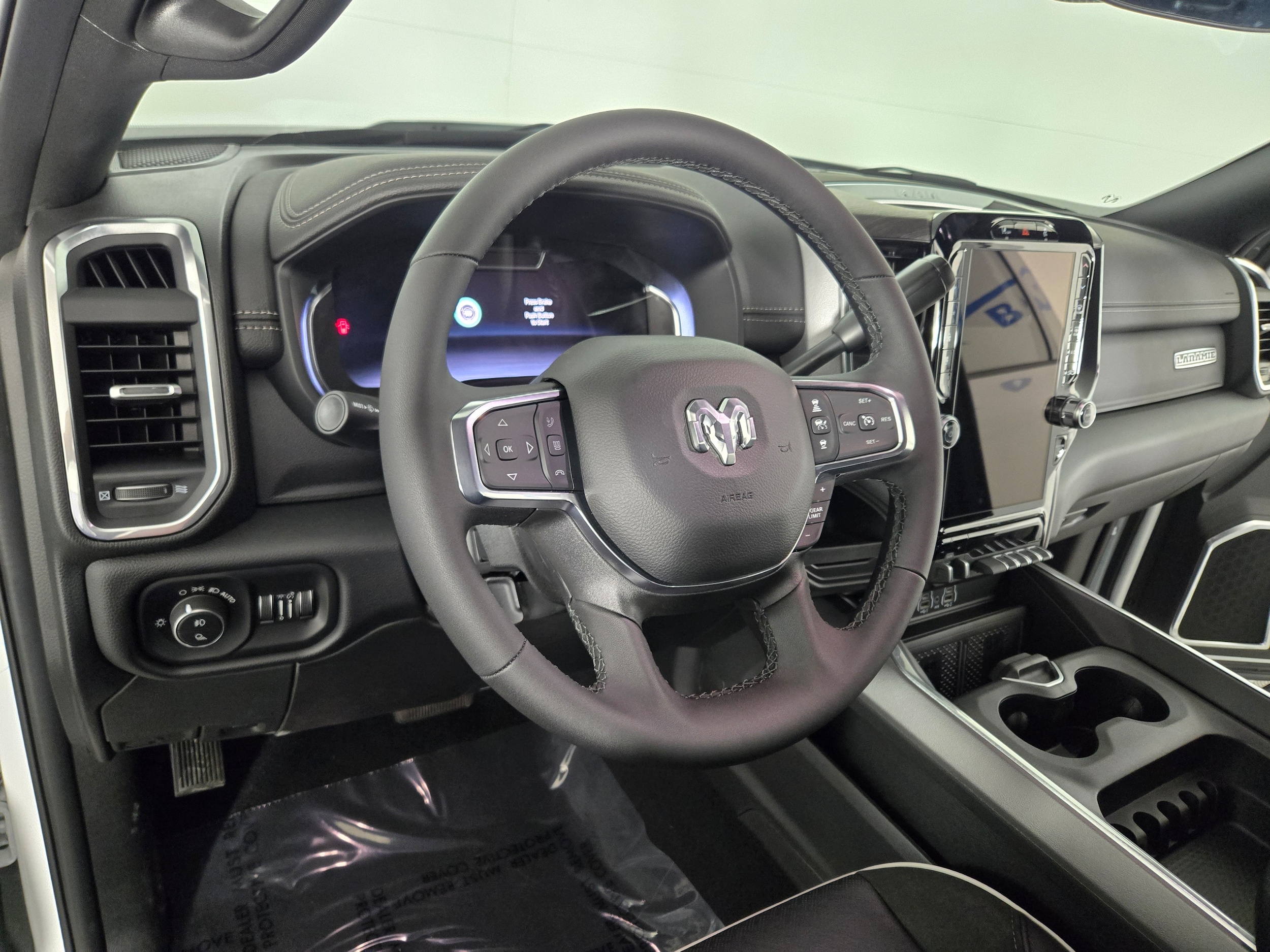 2025 RAM 2500 Laramie - Photo 18