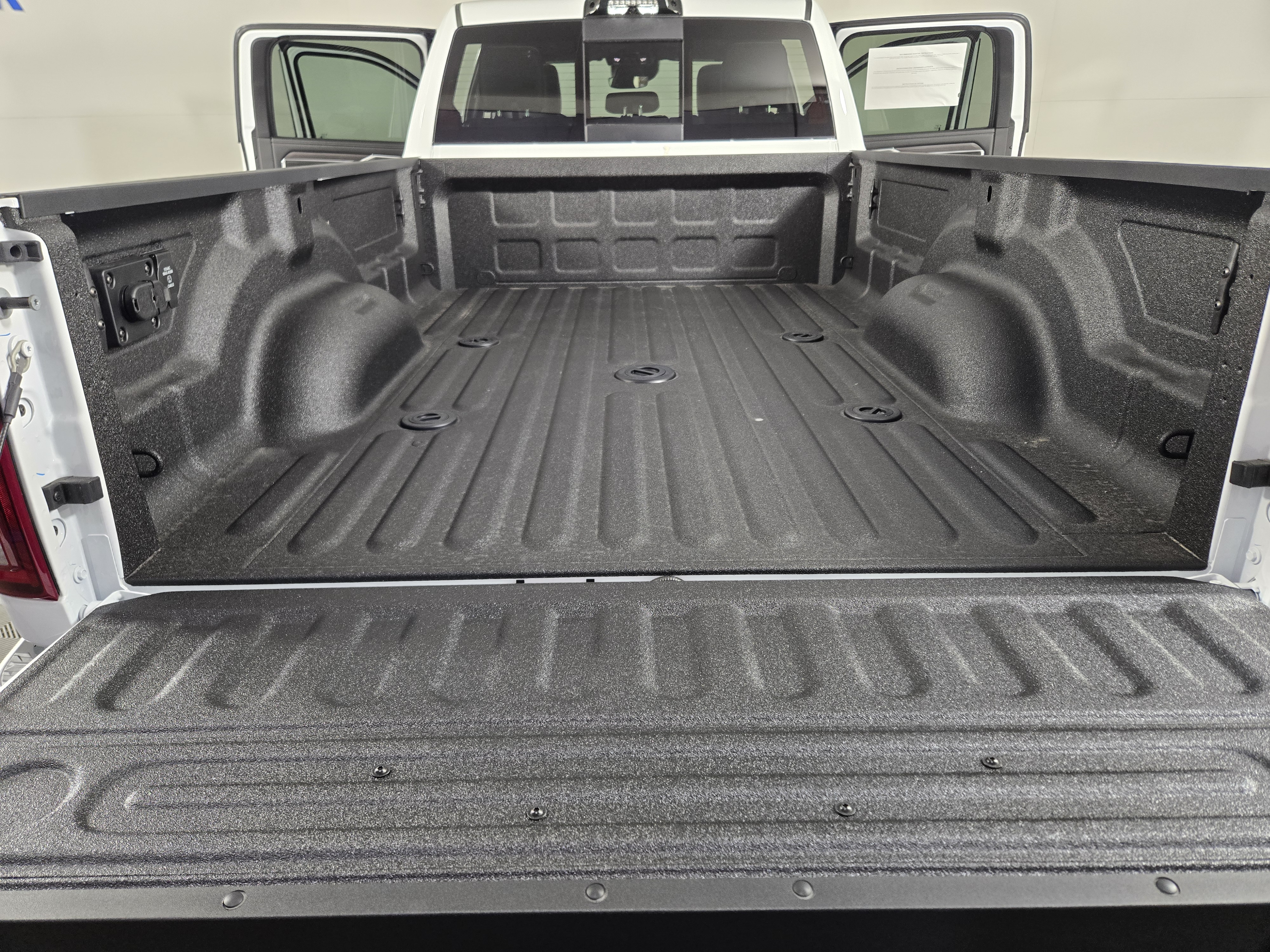 2025 RAM 2500 Laramie - Photo 11