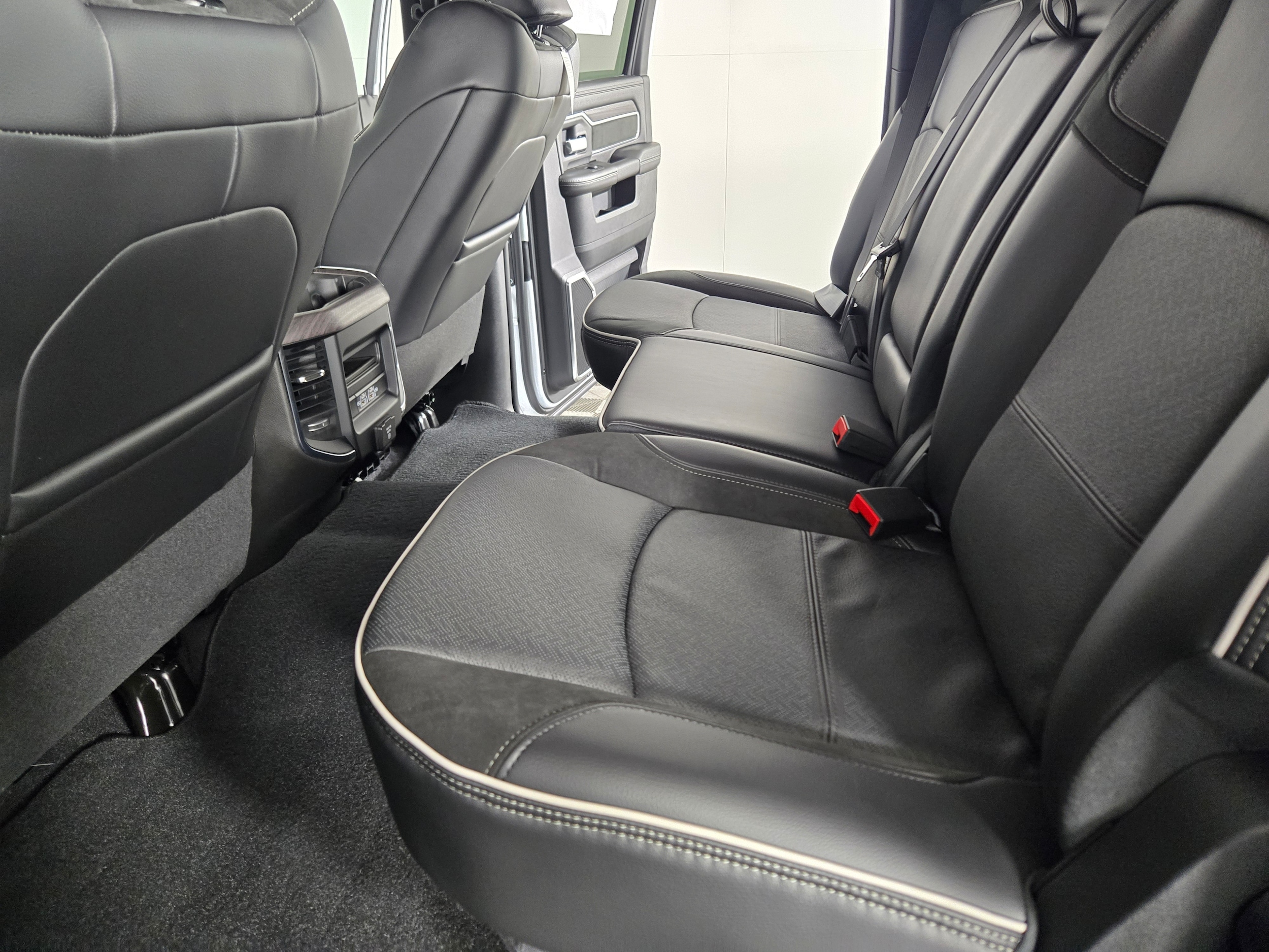 2025 RAM 2500 Laramie - Photo 12