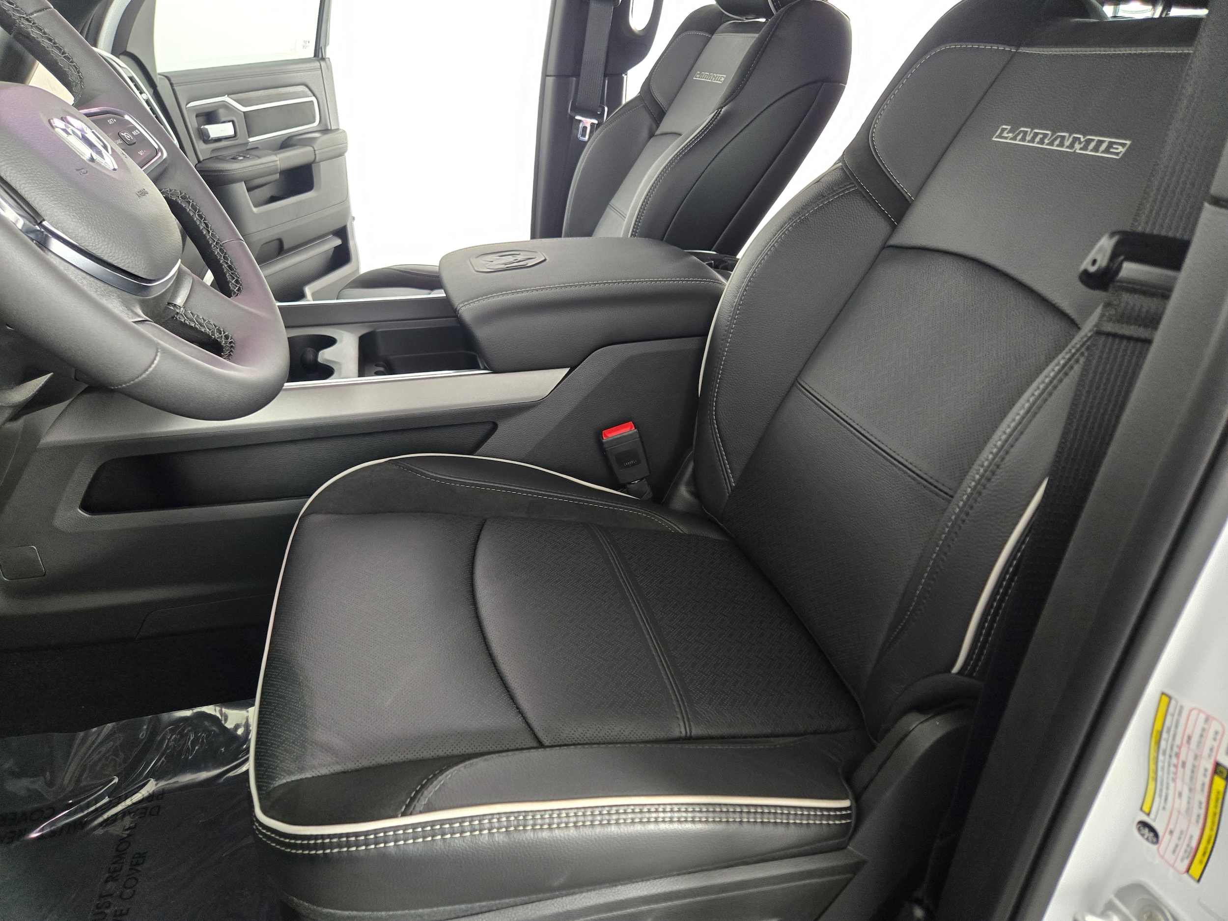 2025 RAM 2500 Laramie - Photo 16