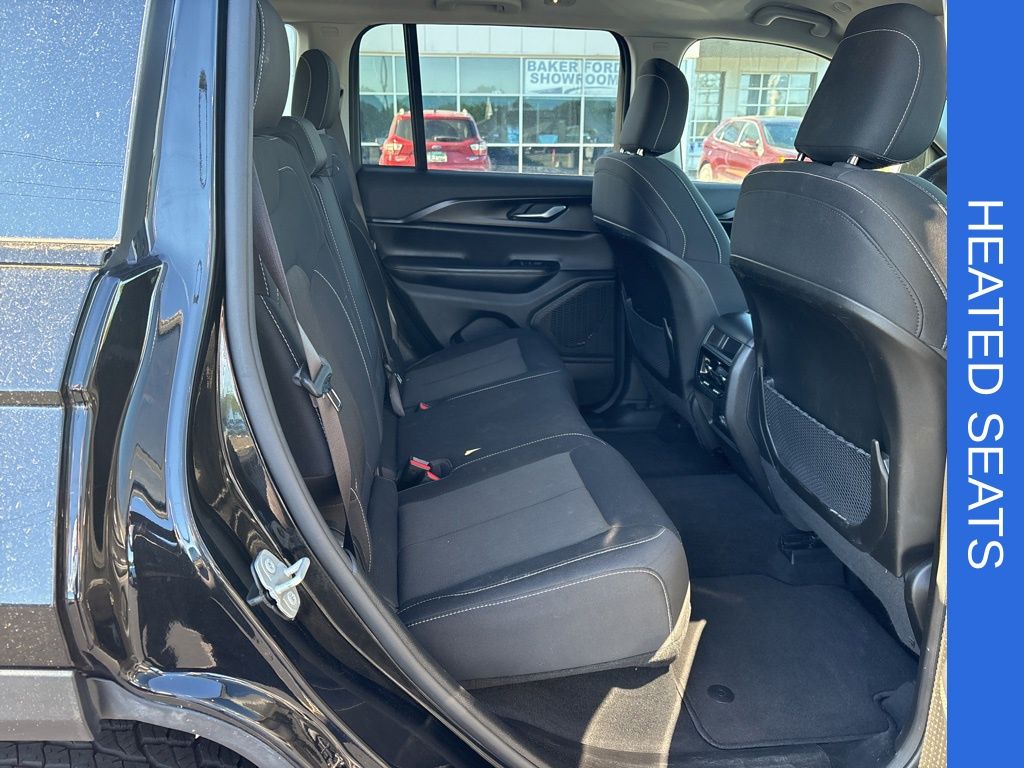 2023 Jeep Grand Cherokee Laredo - Photo 12